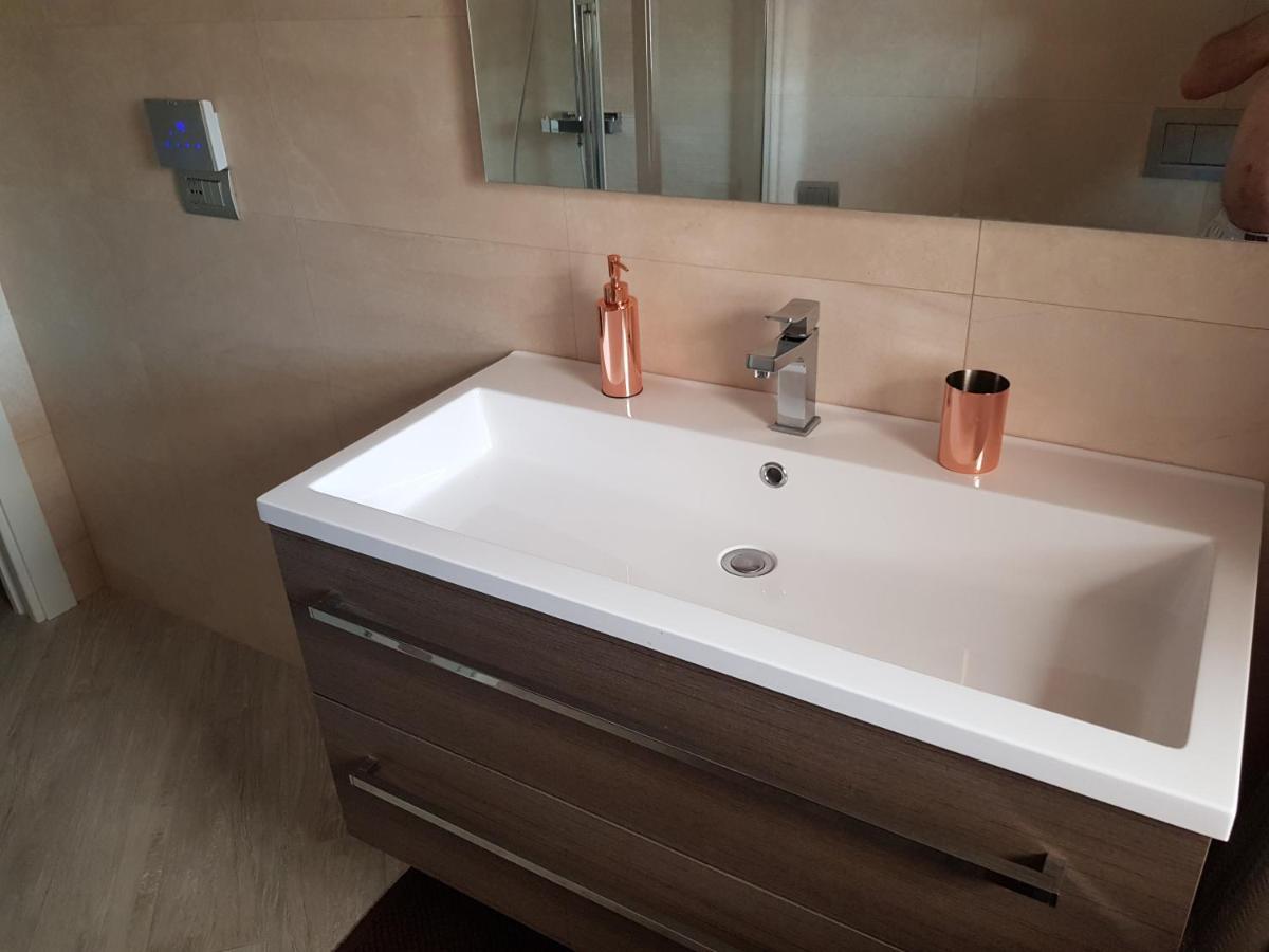 Apartamento Trilocale Moderno In Centro Citta Turín Exterior foto